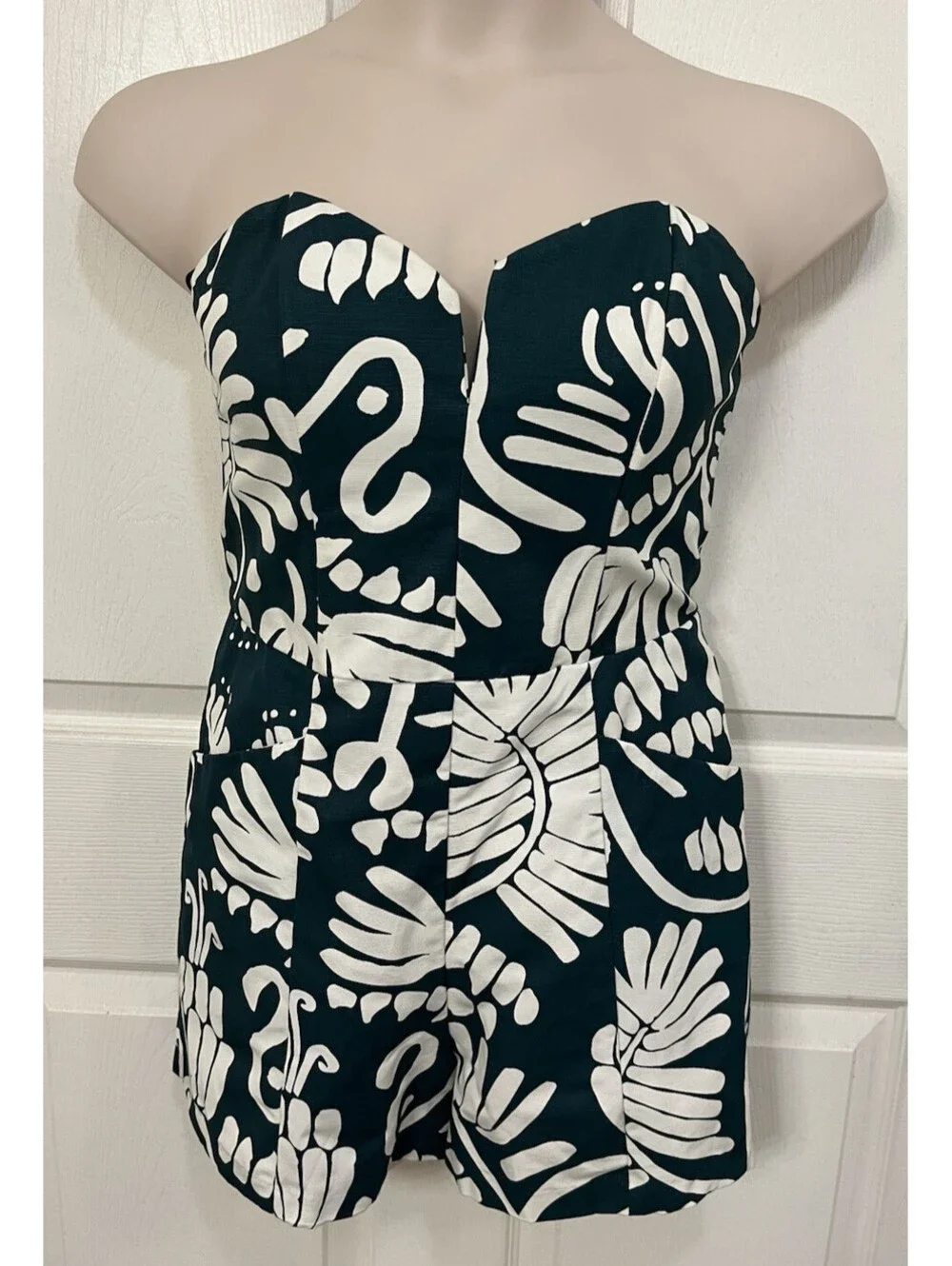 H&M Conscious Leaf Print Strapless Romper Pockets Boning size 12 Green White